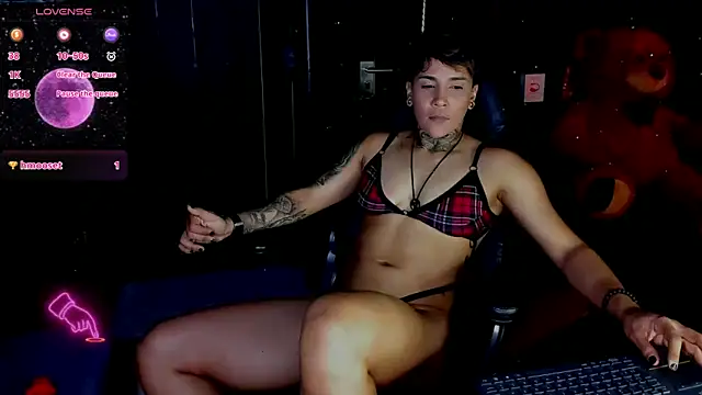 Snapshot of ZhoeStrong chatting on March 2025 11:28:02 PM ZhoeStrong online show from March 2025 11:28:02 PM