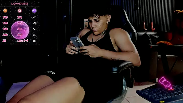 Snapshot of ZhoeStrong chatting on March 2025 09:12:02 PM ZhoeStrong online show from March 2025 09:12:02 PM