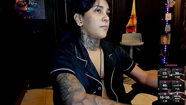 Snapshot of ZhoeStrong chatting on October 2025 10:32:02 PM ZhoeStrong online show from October 2025 10:32:02 PM