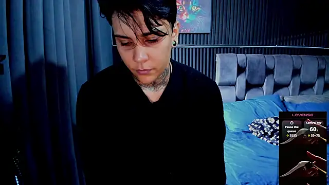 ZhoeStrong online show from November 2025 08:33:02 PM