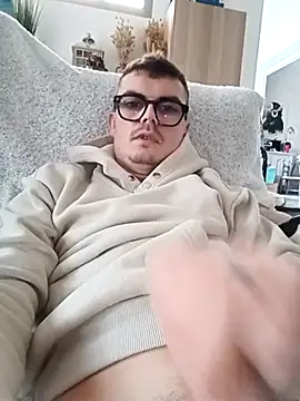 GLouglou19 online show from November 2025 03:58:01 PM