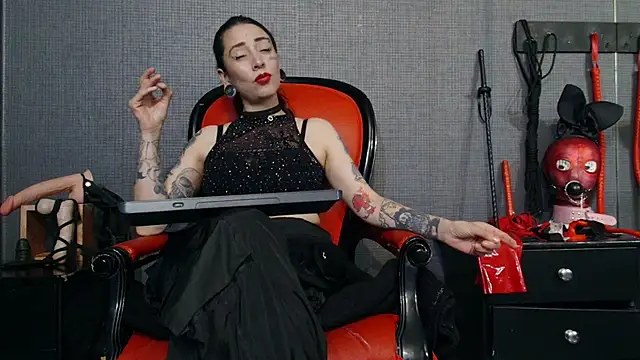 Snapshot of LusstCruella chatting on March 2025 06:15:02 PM LusstCruella online show from March 2025 06:15:02 PM