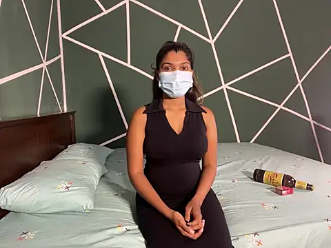 Snapshot of Queen_ashawary chatting on February 2025 05:20:01 PM Queen ashawary online show from February 2025 05:20:01 PM