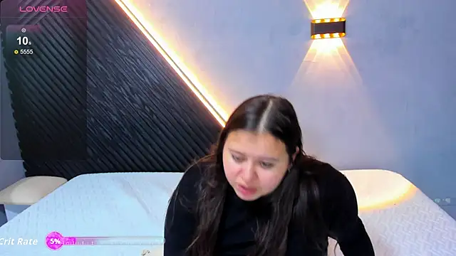 Laia and Aloby online show from May 2026 11:02:01 PM
