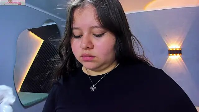 Laia and Aloby online show from June 2026 09:35:01 PM