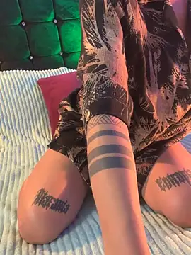 Kitty arts online show from November 2025 08:03:01 PM