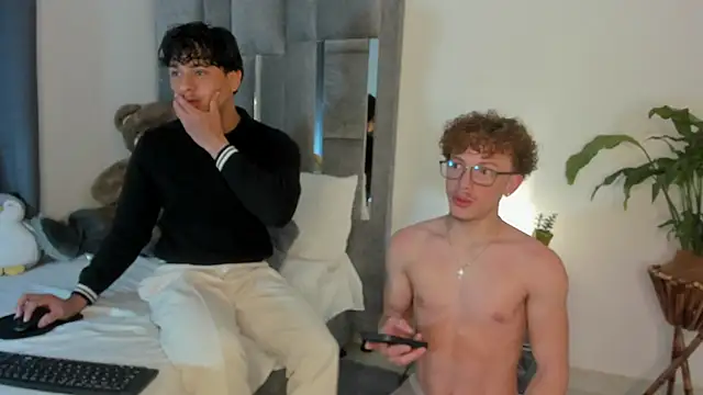 All3ssandr0 online show from November 2025 01:39:01 AM