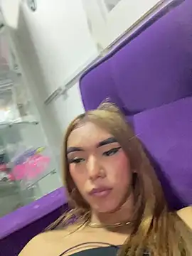 Snapshot of Nikol_Rang__ chatting on January 2025 08:08:02 AM Nikol Rang online show from January 2025 08:08:02 AM