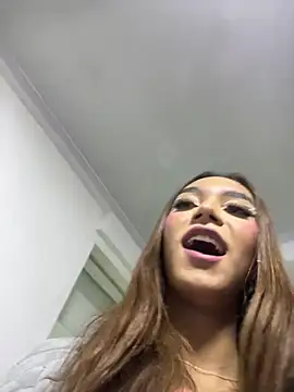Snapshot of Nikol_Rang__ chatting on March 2025 04:02:02 AM Nikol Rang online show from March 2025 04:02:02 AM