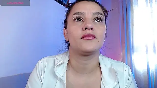 Snapshot of Lu_perez chatting on January 2025 03:31:02 PM Lu perez online show from January 2025 03:31:02 PM