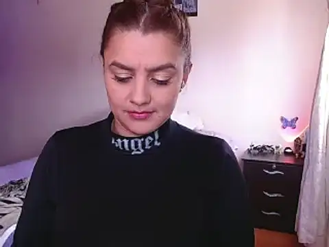 Snapshot of Lu_perez chatting on February 2025 06:32:02 PM Lu perez online show from February 2025 06:32:02 PM