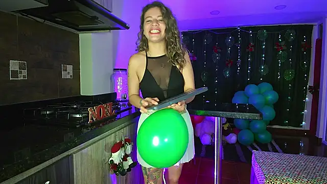 oriana thomson2 online show from December 2024 02:36:02 AM