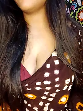 Sreya213 online show from April 2026 06:16:01 PM