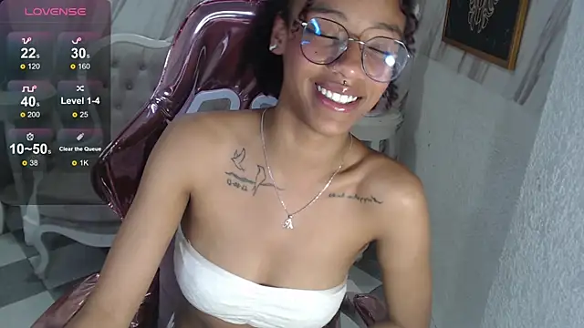 Snapshot of Violeth_b chatting on January 2025 06:47:01 PM Violeth b online show from January 2025 06:47:01 PM