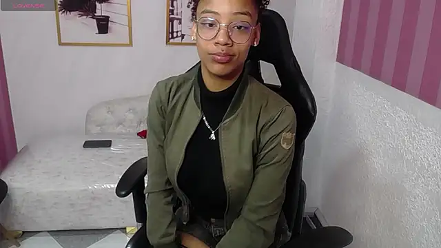 Snapshot of Violeth_b chatting on January 2025 12:42:01 PM Violeth b online show from January 2025 12:42:01 PM