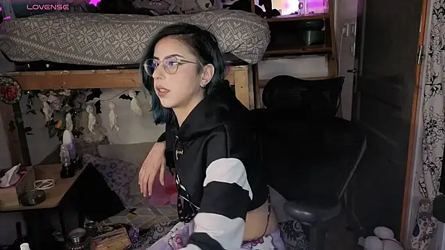 LisandreLaVenale online show from April 2026 09:13:01 PM
