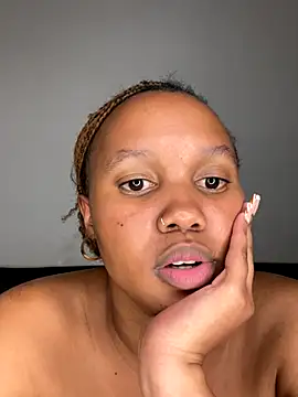 Snapshot of Sego_TeeTee chatting on October 2025 10:17:01 PM Sego TeeTee online show from October 2025 10:17:01 PM