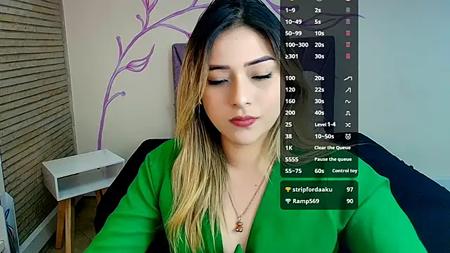 Snapshot of DahliaMoore chatting on December 2024 03:22:01 PM DahliaMoore online show from December 2024 03:22:01 PM