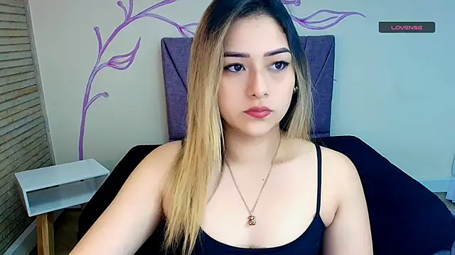 Snapshot of DahliaMoore chatting on December 2024 12:00:01 PM DahliaMoore online show from December 2024 12:00:01 PM