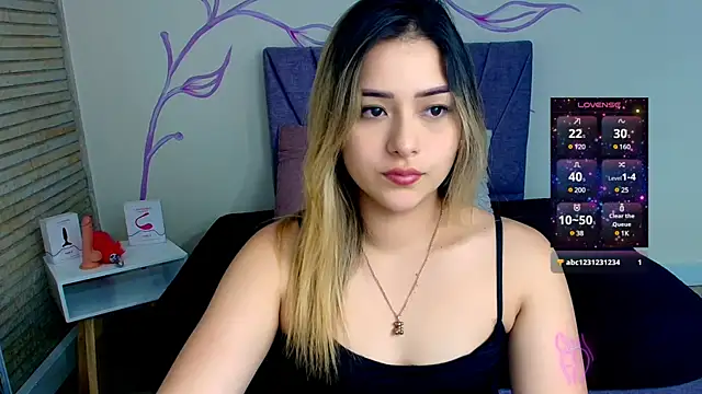Snapshot of DahliaMoore chatting on December 2024 09:17:01 PM DahliaMoore online show from December 2024 09:17:01 PM