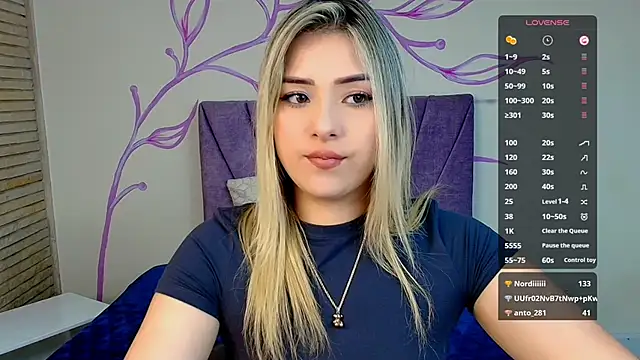Snapshot of DahliaMoore chatting on January 2025 10:34:01 PM DahliaMoore online show from January 2025 10:34:01 PM