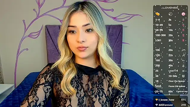 Snapshot of DahliaMoore chatting on January 2025 11:22:01 PM DahliaMoore online show from January 2025 11:22:01 PM