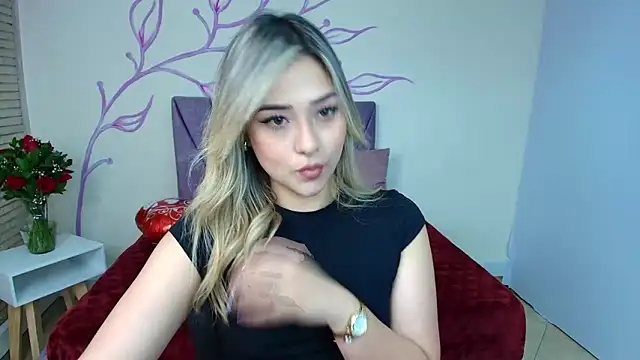 Snapshot of DahliaMoore chatting on February 2025 07:41:01 PM DahliaMoore online show from February 2025 07:41:01 PM