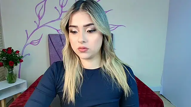 Snapshot of DahliaMoore chatting on February 2025 07:41:02 PM DahliaMoore online show from February 2025 07:41:02 PM