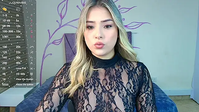 Snapshot of DahliaMoore chatting on February 2025 11:24:02 PM DahliaMoore online show from February 2025 11:24:02 PM
