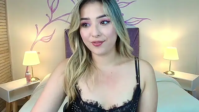 Snapshot of DahliaMoore chatting on March 2025 06:17:02 AM DahliaMoore online show from March 2025 06:17:02 AM