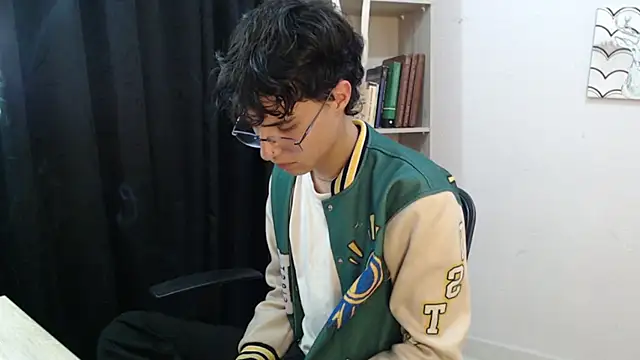 Snapshot of Jeam_hot chatting on December 2024 09:06:01 PM Jeam hot online show from December 2024 09:06:01 PM