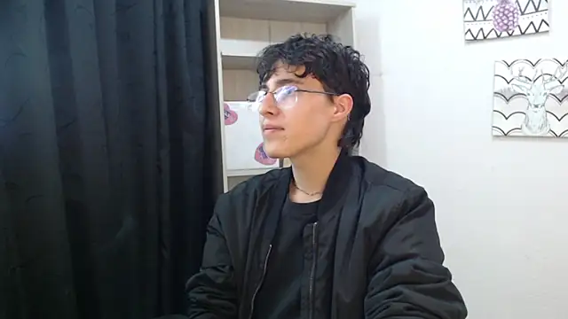 Snapshot of Jeam_hot chatting on December 2024 09:47:02 PM Jeam hot online show from December 2024 09:47:02 PM