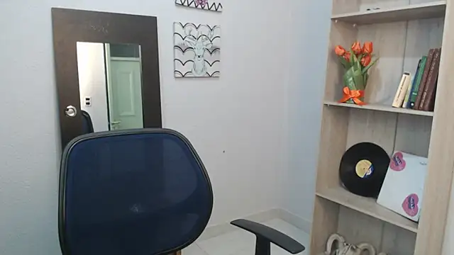 Snapshot of Jeam_hot chatting on December 2024 08:03:02 PM Jeam hot online show from December 2024 08:03:02 PM