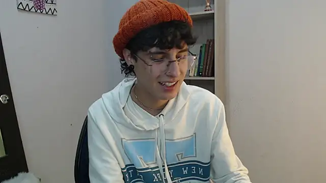 Snapshot of Jeam_hot chatting on January 2025 10:40:01 PM Jeam hot online show from January 2025 10:40:01 PM