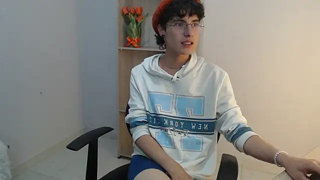 Snapshot of Jeam_hot chatting on January 2025 01:42:02 AM Jeam hot online show from January 2025 01:42:02 AM