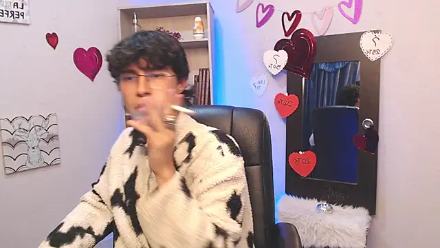 Snapshot of Jeam_hot chatting on March 2025 09:42:02 PM Jeam hot online show from March 2025 09:42:02 PM