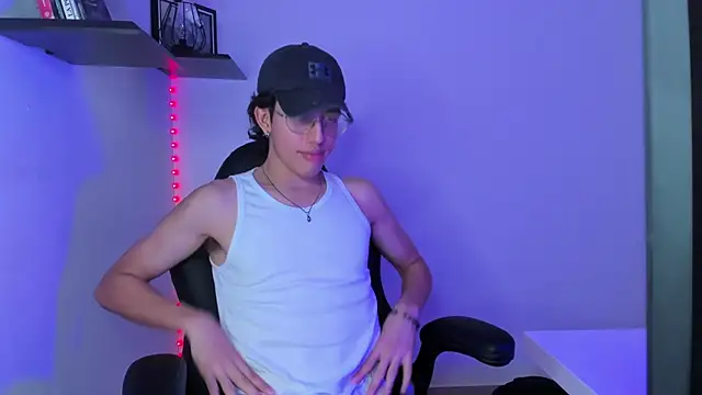 manu vera online show from February 2025 07:25:01 PM