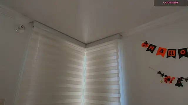 venusleroy  online show from October 2025 08:29:02 PM