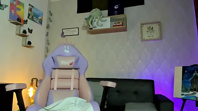 Alaia Love77 online show from January 2026 10:03:02 PM