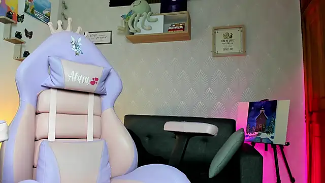 Snapshot of Alaia_Love77 chatting on February 2026 09:52:01 PM Alaia Love77 online show from February 2026 09:52:01 PM