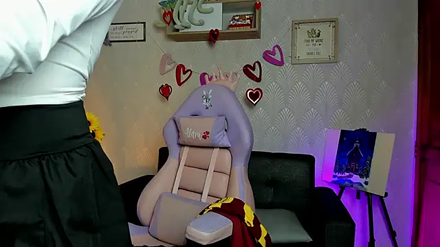 Snapshot of Alaia_Love77 chatting on February 2026 09:15:02 PM Alaia Love77 online show from February 2026 09:15:02 PM