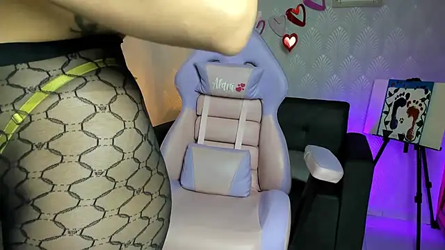 Snapshot of Alaia_Love77 chatting on February 2026 08:40:02 PM Alaia Love77 online show from February 2026 08:40:02 PM