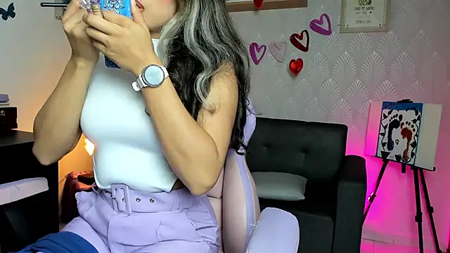 Snapshot of Alaia_Love77 chatting on February 2026 10:11:02 PM Alaia Love77 online show from February 2026 10:11:02 PM