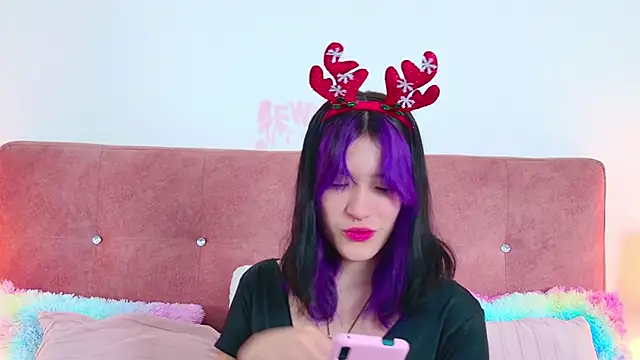 Snapshot of AlliciaKim chatting on December 2024 07:11:02 PM AlliciaKim online show from December 2024 07:11:02 PM