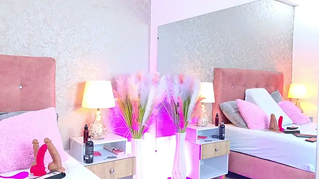 Snapshot of AlliciaKim chatting on October 2025 07:36:02 PM AlliciaKim online show from October 2025 07:36:02 PM