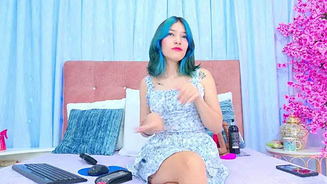 Snapshot of AlliciaKim chatting on November 2025 07:46:02 PM AlliciaKim online show from November 2025 07:46:02 PM