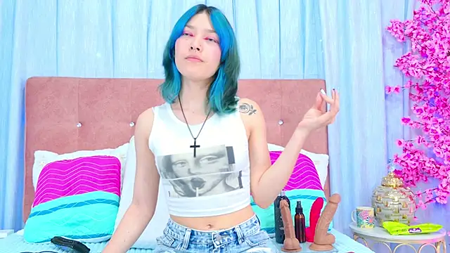 Snapshot of AlliciaKim chatting on November 2025 07:15:01 PM AlliciaKim online show from November 2025 07:15:01 PM