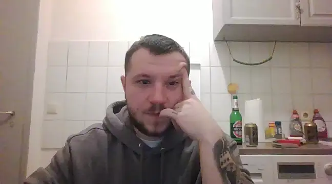 Snapshot of klydick chatting on February 2025 08:17:02 PM klydick online show from February 2025 08:17:02 PM