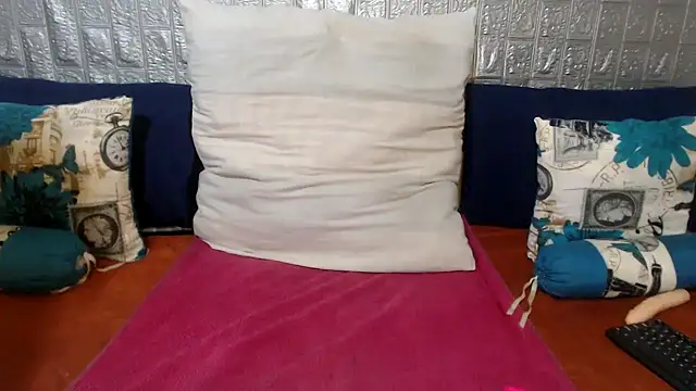 Snapshot of DiamondLuv29 chatting on January 2025 09:06:01 AM DiamondLuv29 online show from January 2025 09:06:01 AM