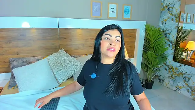 EmaBakker online show from March 2025 12:32:02 PM